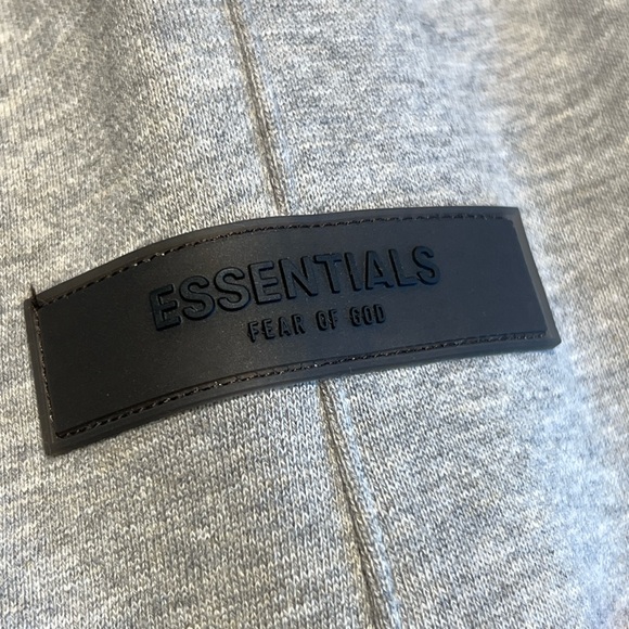 Essentials - Picture 5 of 6